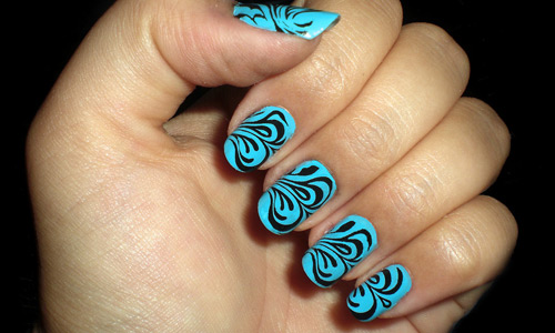 Water Marble Nails in Blue