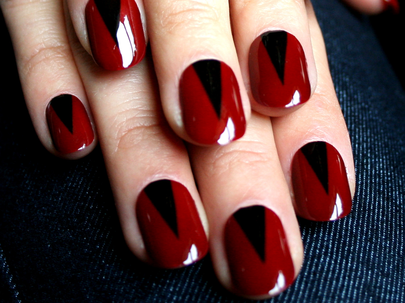 Red Hot Nails with Sexy Black Combo